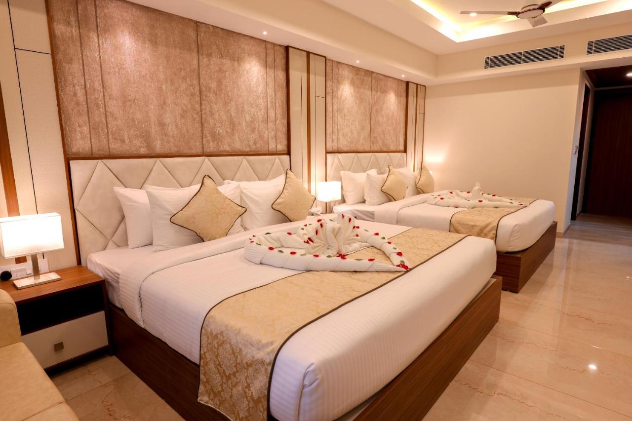 Krishnavalsam Regency Hotell Guruvāyūr Exteriör bild