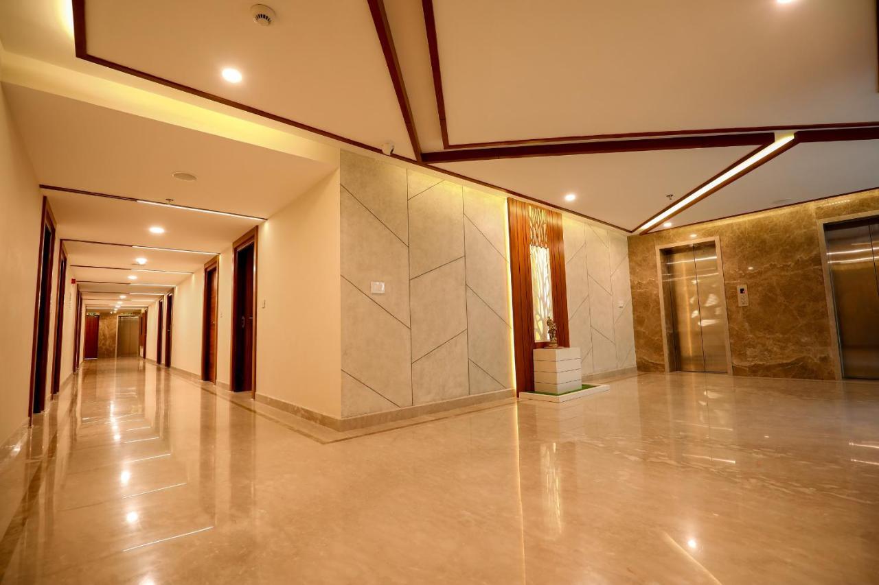 Krishnavalsam Regency Hotell Guruvāyūr Exteriör bild