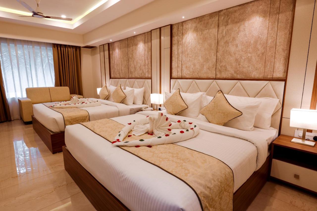 Krishnavalsam Regency Hotell Guruvāyūr Exteriör bild