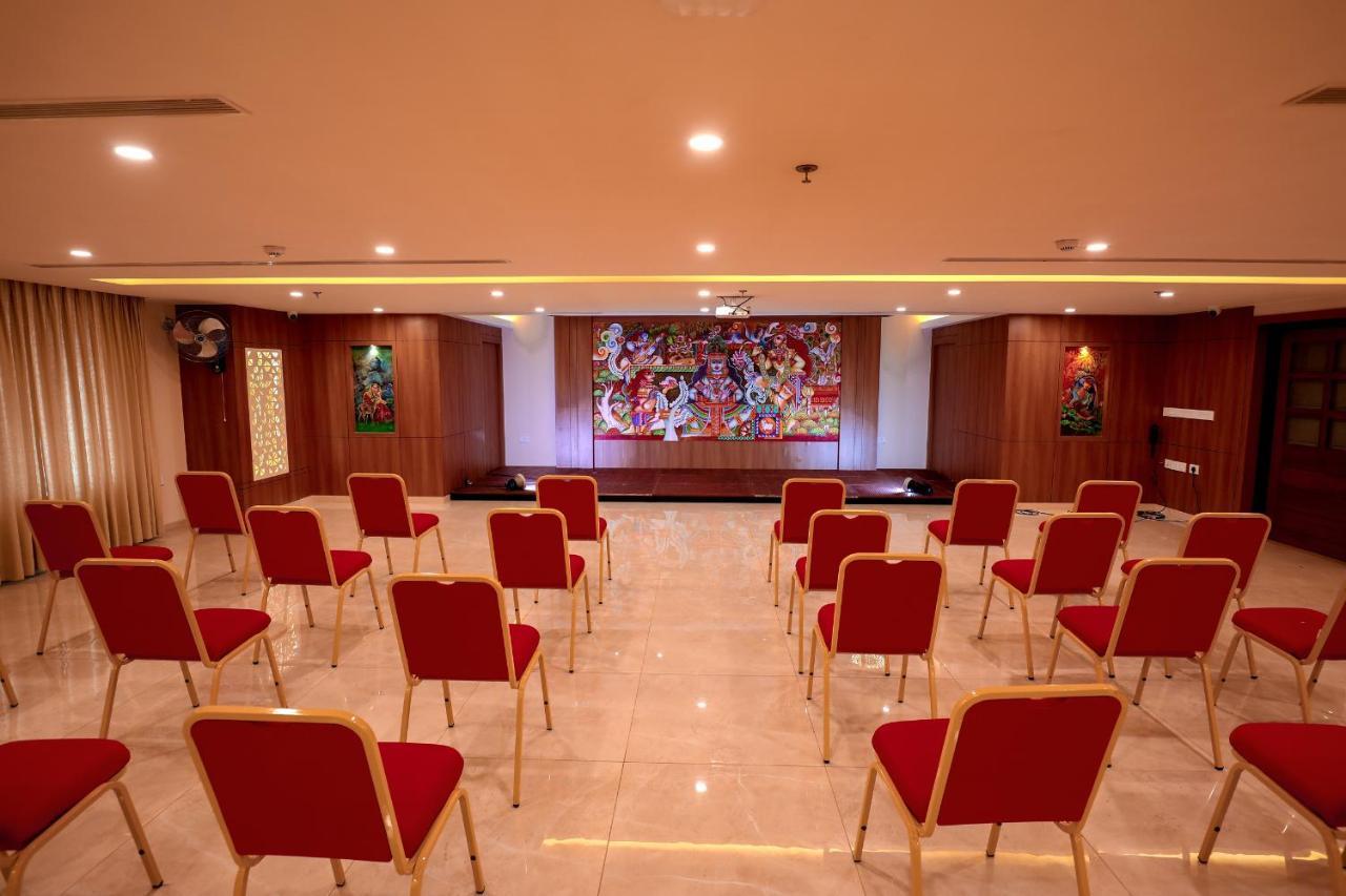 Krishnavalsam Regency Hotell Guruvāyūr Exteriör bild