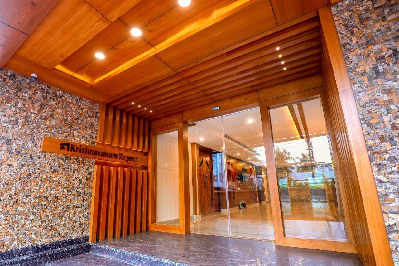 Krishnavalsam Regency Hotell Guruvāyūr Exteriör bild