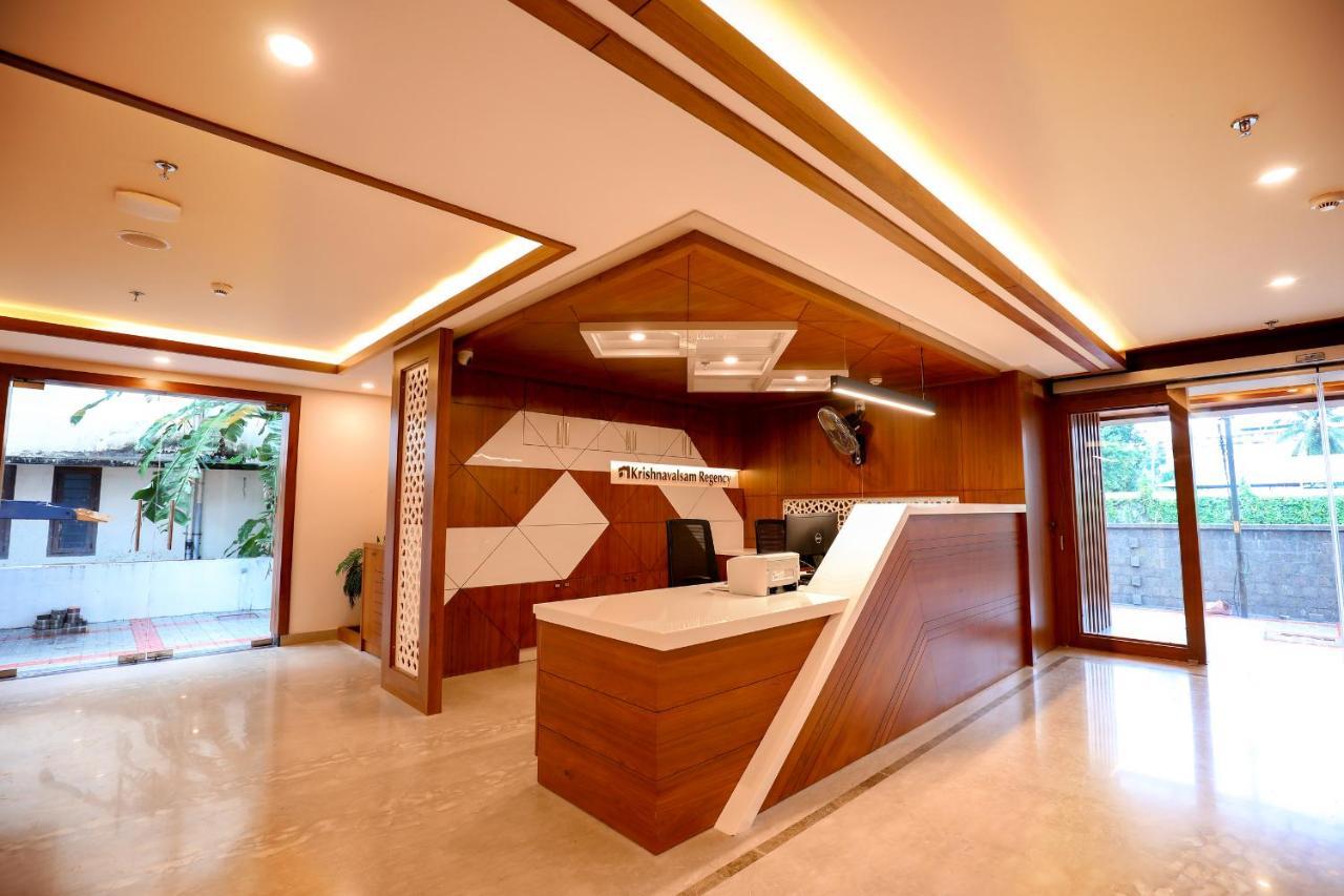 Krishnavalsam Regency Hotell Guruvāyūr Exteriör bild