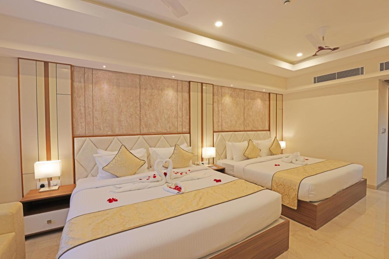 Krishnavalsam Regency Hotell Guruvāyūr Exteriör bild