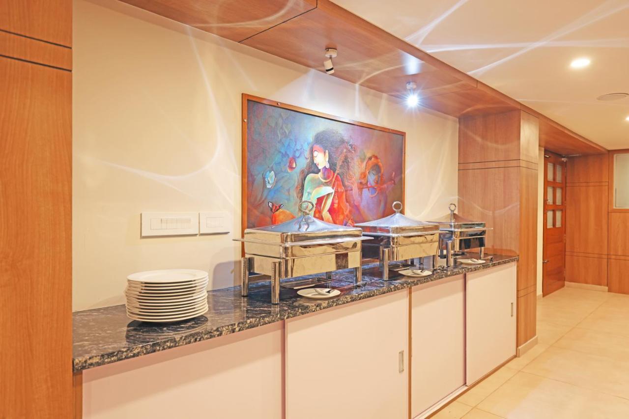 Krishnavalsam Regency Hotell Guruvāyūr Exteriör bild